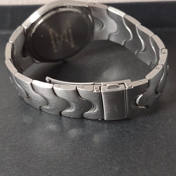 7 Inch Heavy Armitron Watch With Blue Dial - Picture 10 of 13